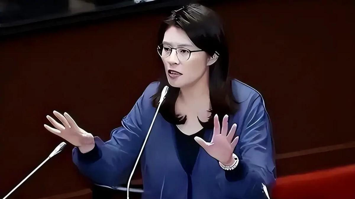 摊牌了！郑丽文没让大陆失望，绿营集体破防，卢秀燕“蓝皮绿骨”
郑丽文当国民党主席