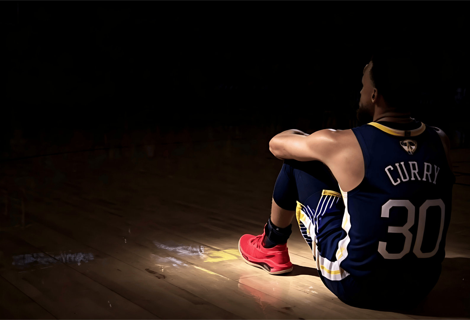 一辆老迈破旧的老爷车，还有资格幻想赛道终点吗？先说一件很残酷的事儿，上赛季勇士黑