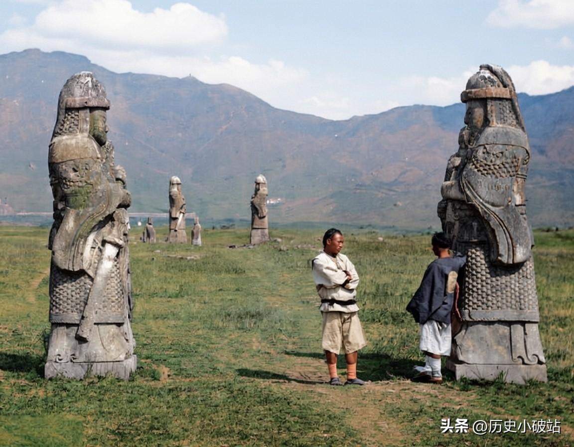 这张照片，由苏格兰摄影师约翰·汤姆逊于1871-1872年在南京明孝陵拍摄，定格