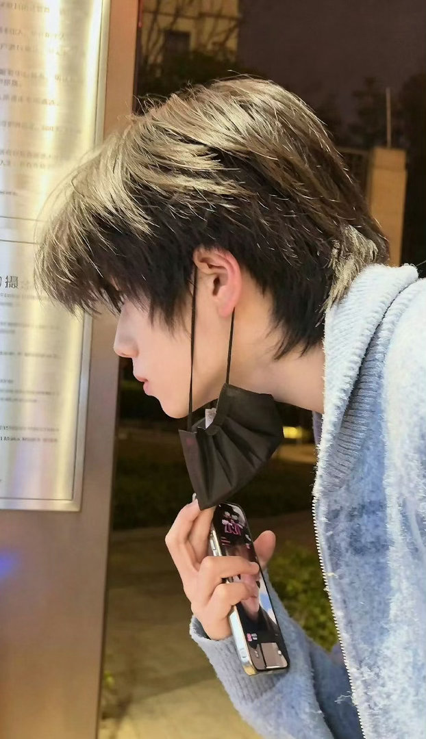 姐妹我请你看大壁纸