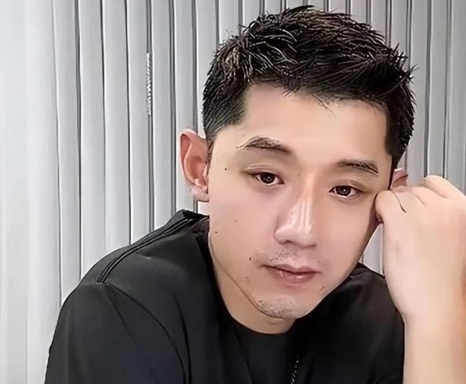 这几天退役运动员刘丁硕和张继科之间撕扯的厉害，给本来就热度居高不下的乒乓球又添了