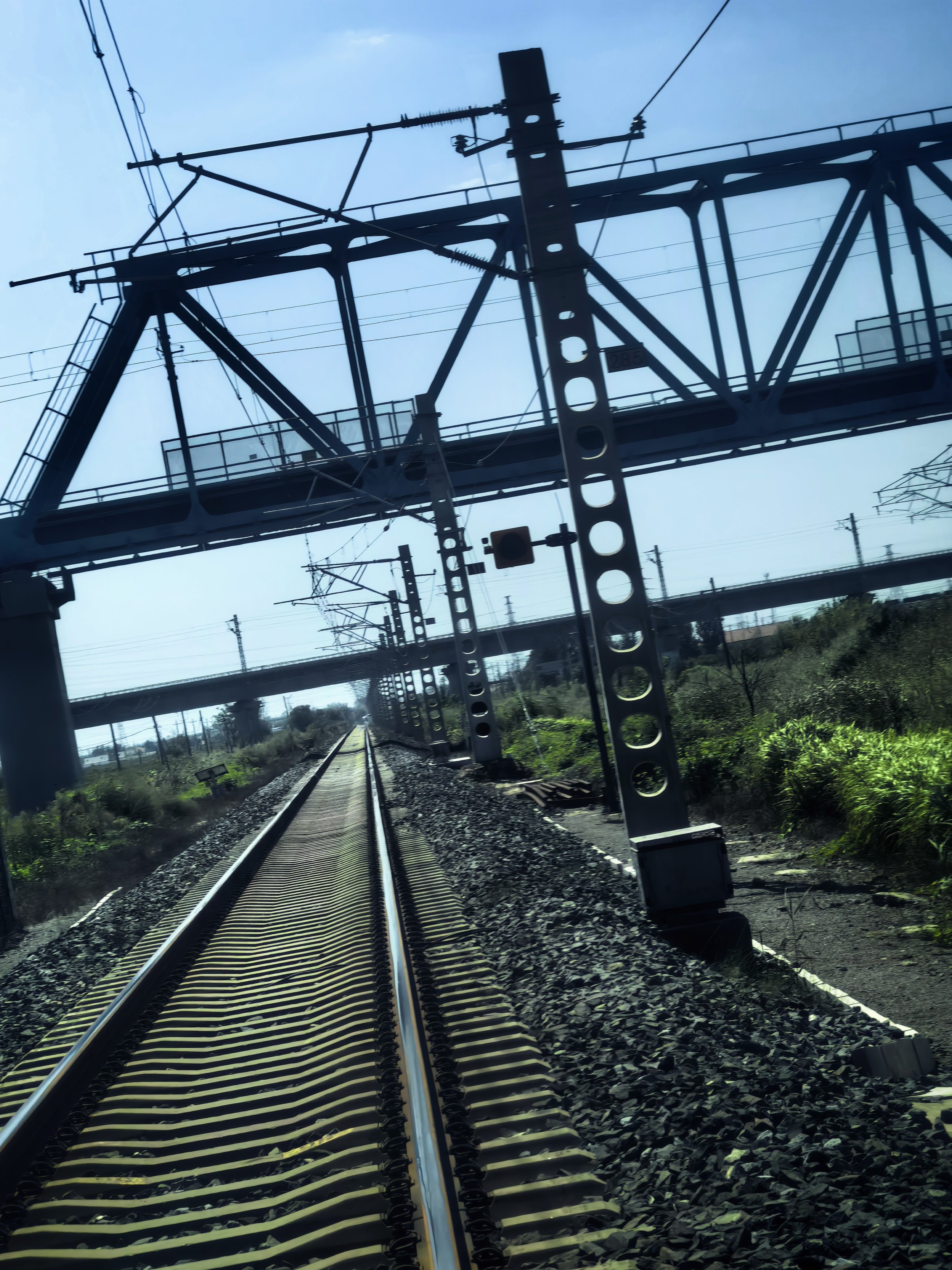 走好路，守好心。  ​​​