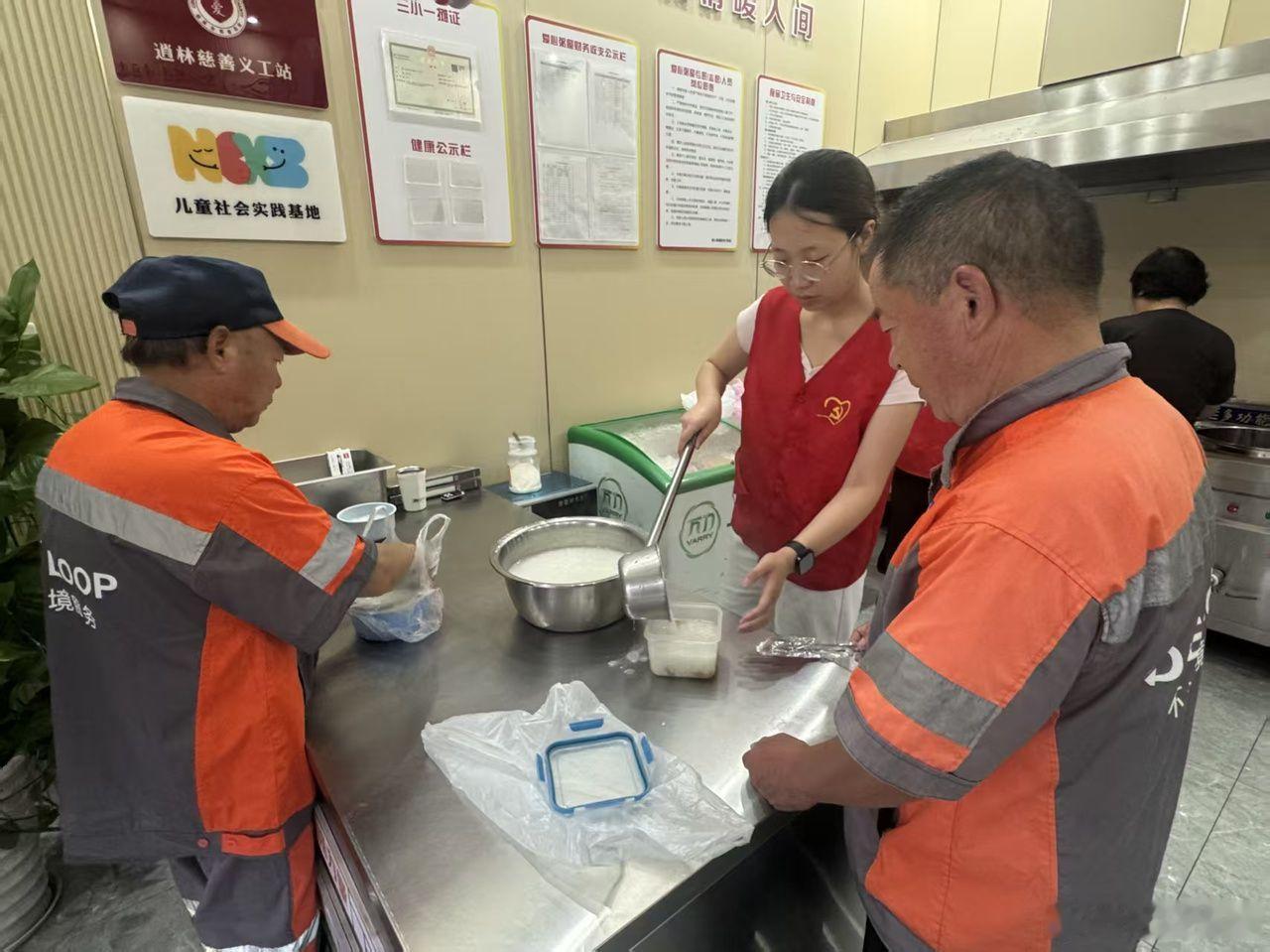 浙江宁波爱心粥屋两年送出三万份暖心免费早餐 宁波慈溪市逍林镇福合院村爱心粥屋每日