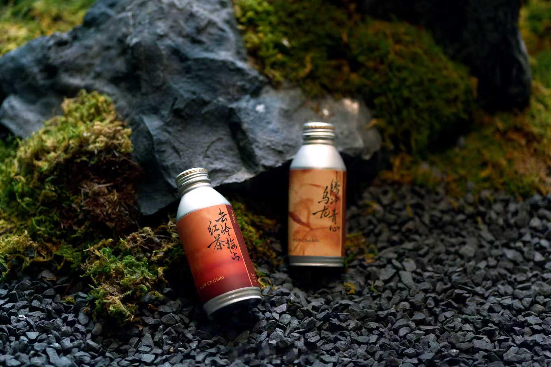 在品牌十周年重要节点，茶话弄推出首款RTD即饮茶，并举办新品品鉴会，正式从现制茶