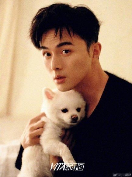 叶祖新就是灵珠版的霍建华霍建华叶祖新这俩老家长式宠粉太绝了！一个严管型暖心，一个