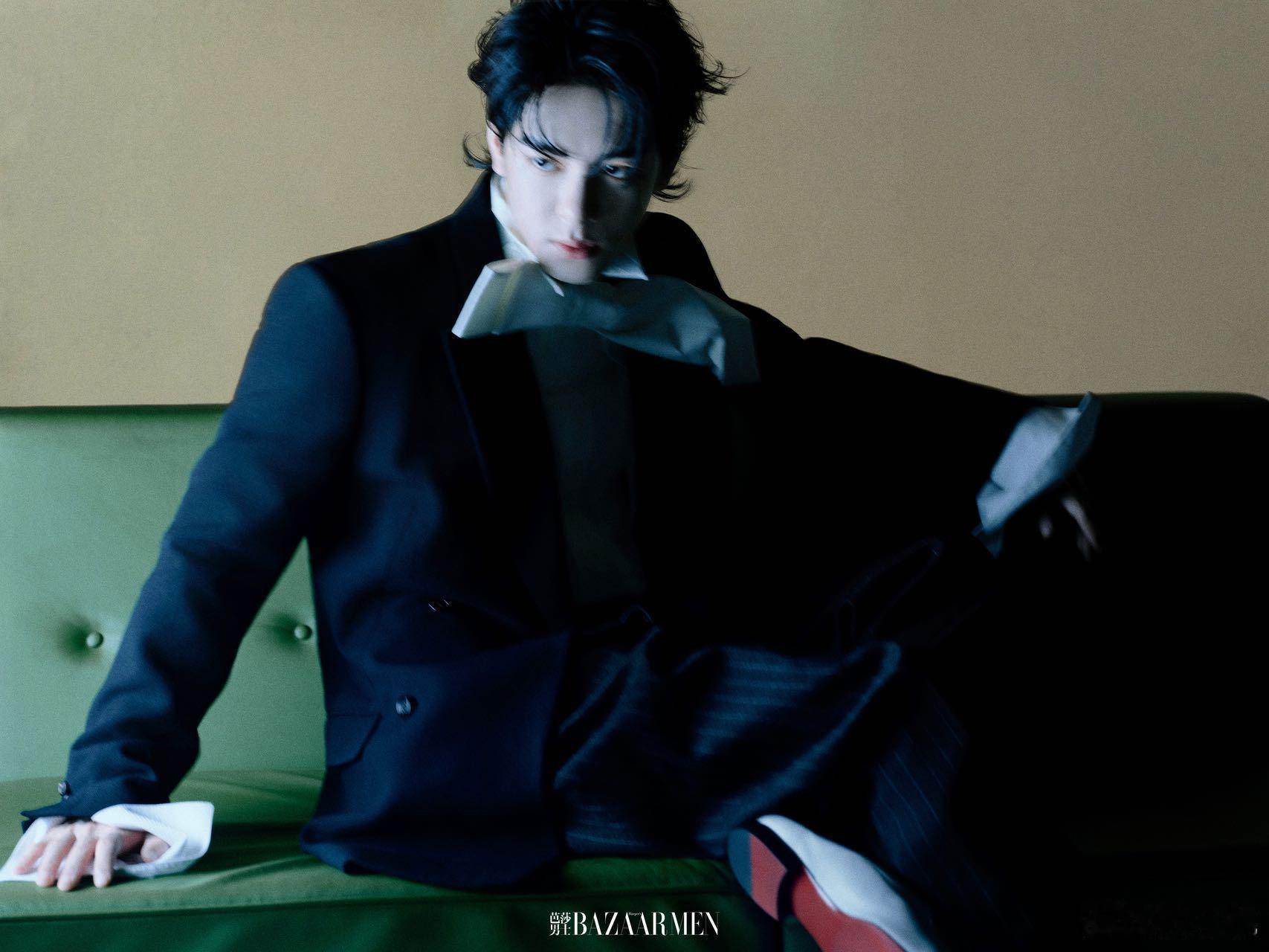 曾舜晞换完你的换你的很羡慕曾舜晞的粉丝了，一天之内这么多不同的风格，看见此次的拍