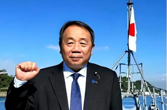 天底下还有比这更不要脸的汉奸吗？成都出去的北大高材生，公派留日转头入了日本籍，当