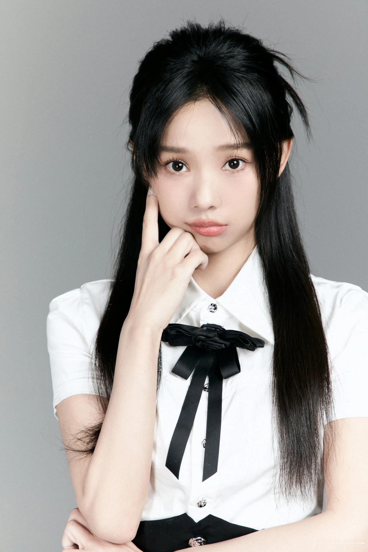 女神的衬衫，是春天的味道。
#邻家女孩的魅力# @鲁照华