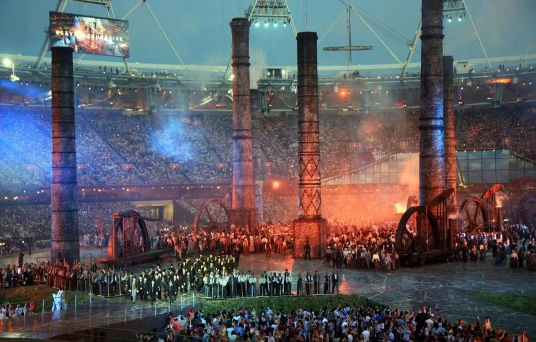 伦敦奥运会开幕式VS北京奥运会开幕式，说实话，北京奥运会开幕式没有伦敦奥运会开幕