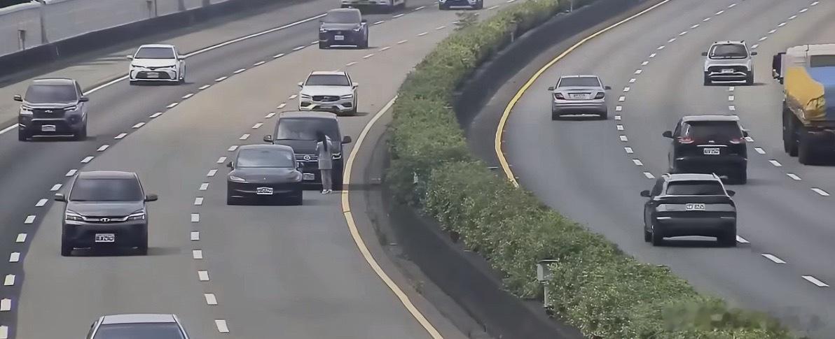 ACC辅助驾驶追撞致3人死亡没到L4‑L5之前，使用辅助驾驶请谨慎呀，不然出了事