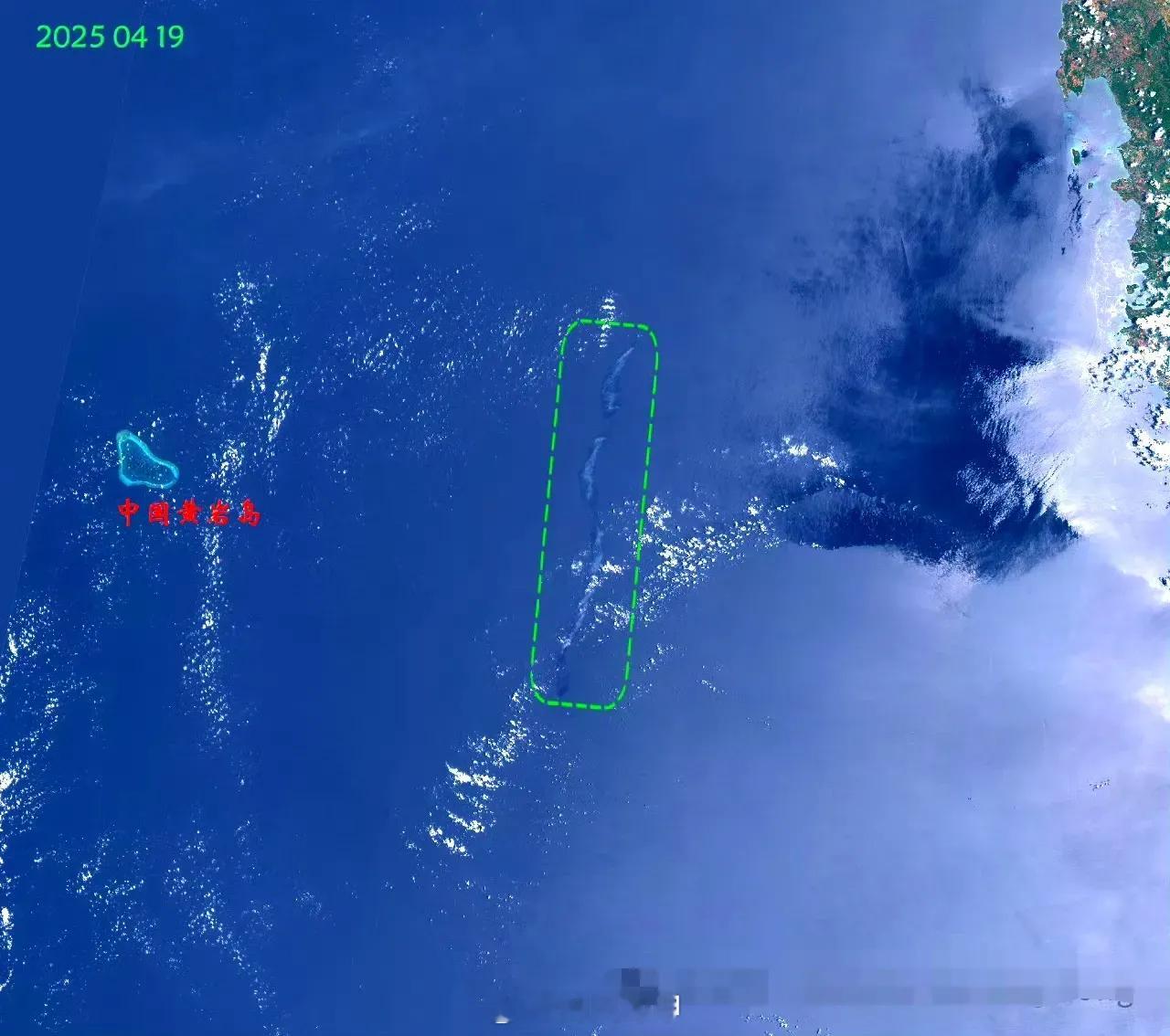 4月19日，Sentinel-2拍摄到我国黄岩岛东部海域出现大片油污，油污带南北