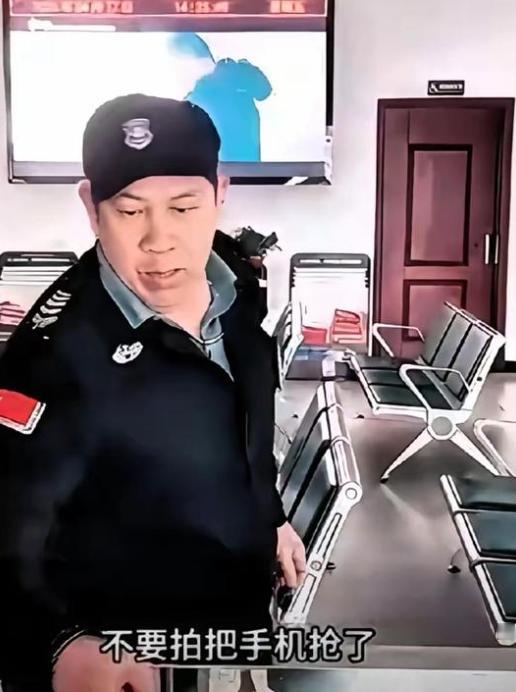 长沙被拒绝的老兵是怎么残疾的？
不查不知道，
一查真惊讶，他太让人敬佩了，原来他