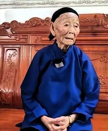 结婚不到20天，丈夫就随红军长征，他说等他3年就回来，可她却等了近90年，直到1
