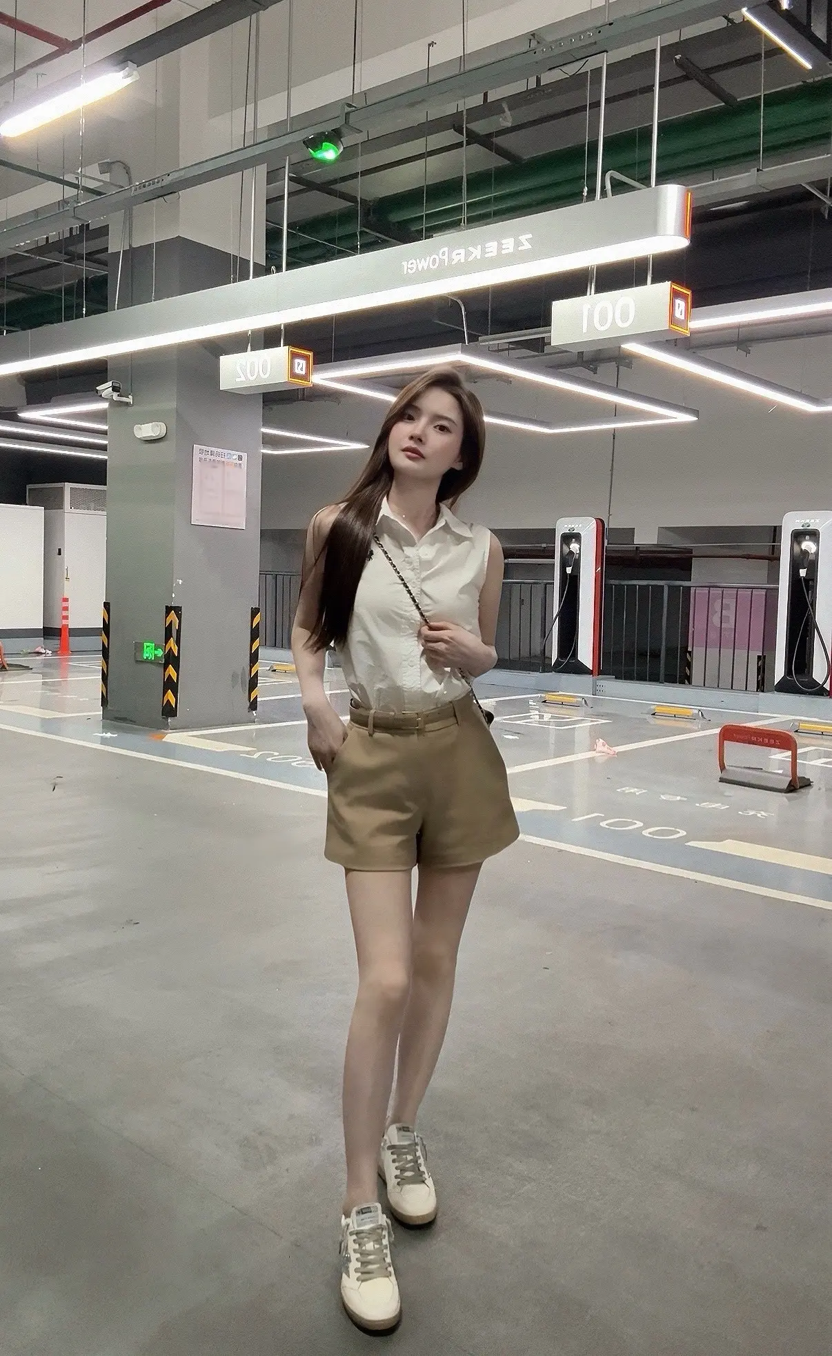 出门纠结症犯了，高跟vs板鞋，怎么选？