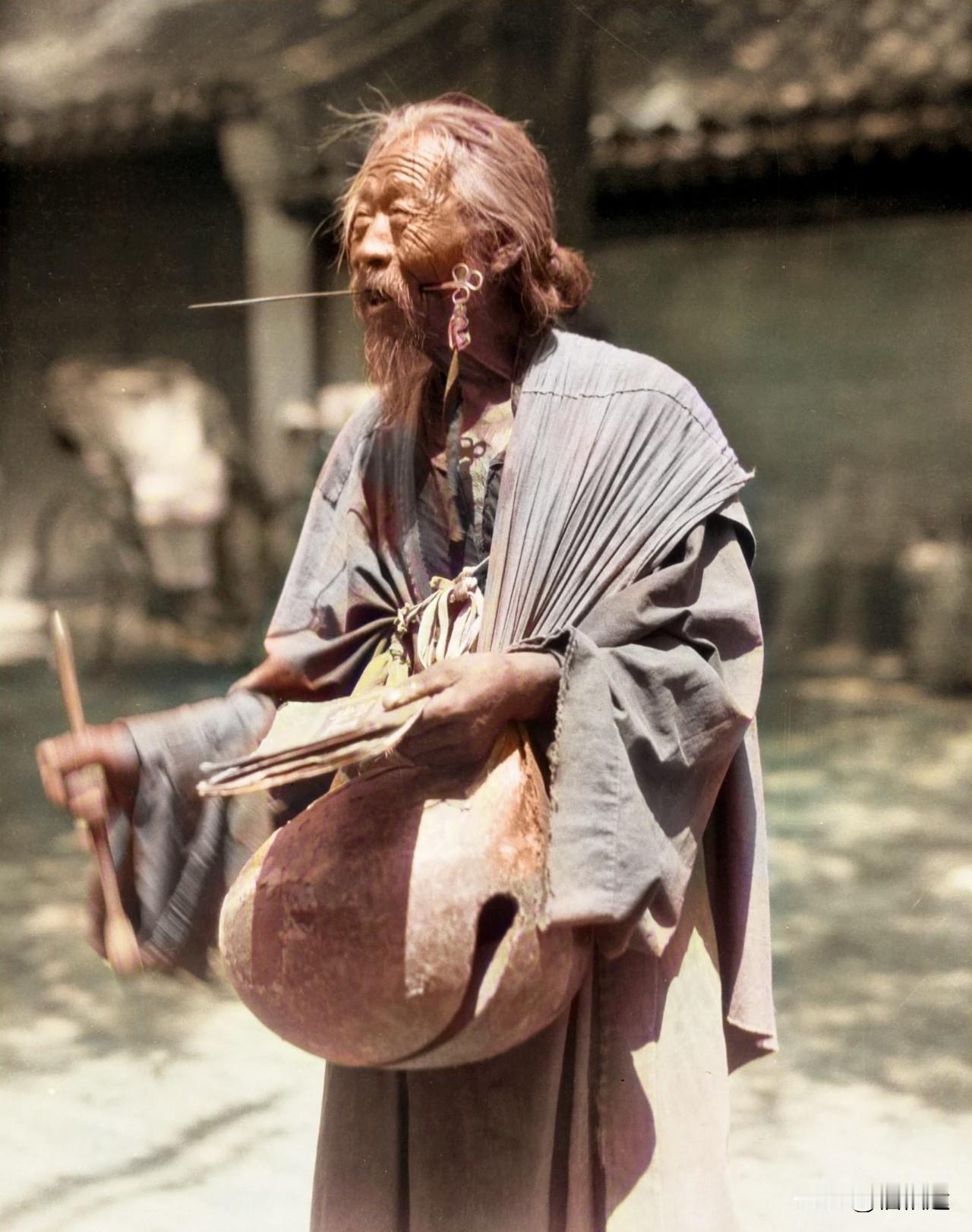 民国时期，北京妙峰山有较为兴盛的庙会活动，你描述的场景很可能与妙峰山庙会相关。妙