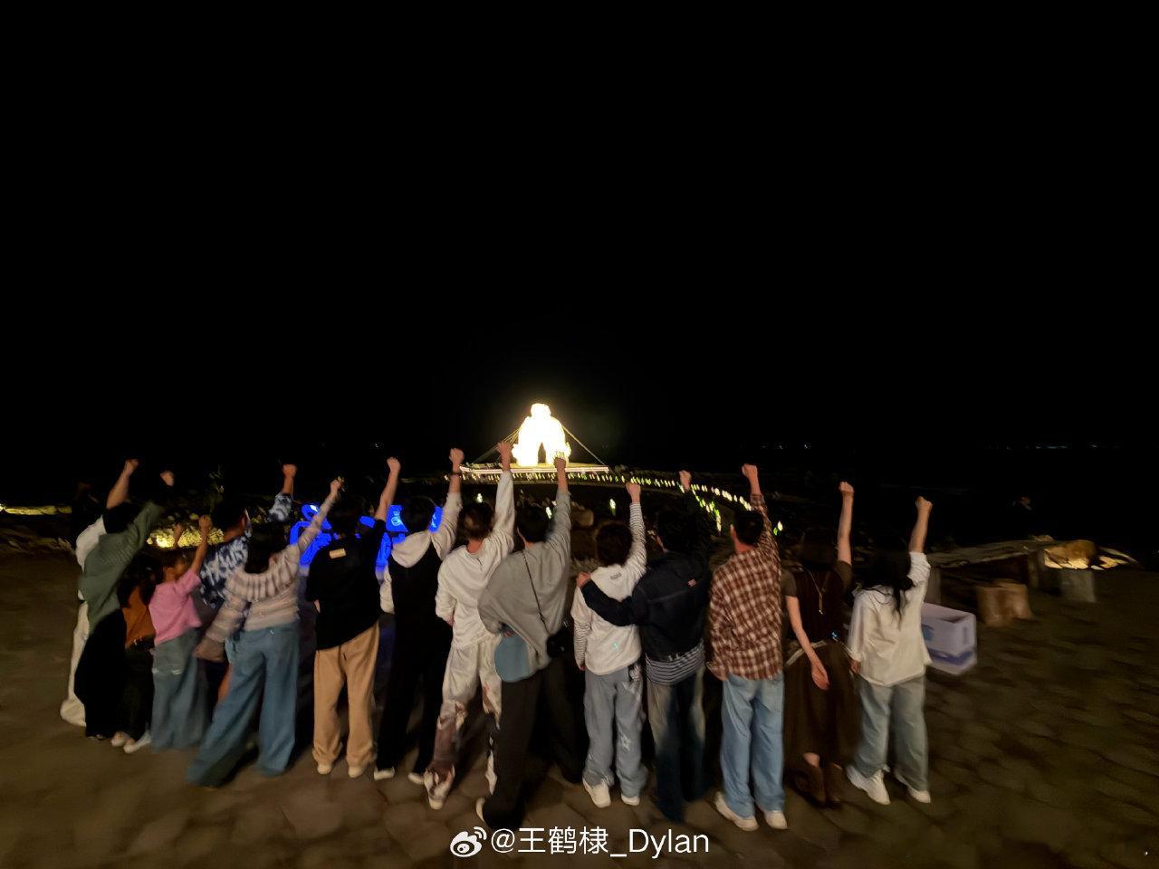 全程被王鹤棣圈粉，主理人当得有模有样，各方面都无可挑剔王鹤棣亲爱的客栈亲爱的客栈