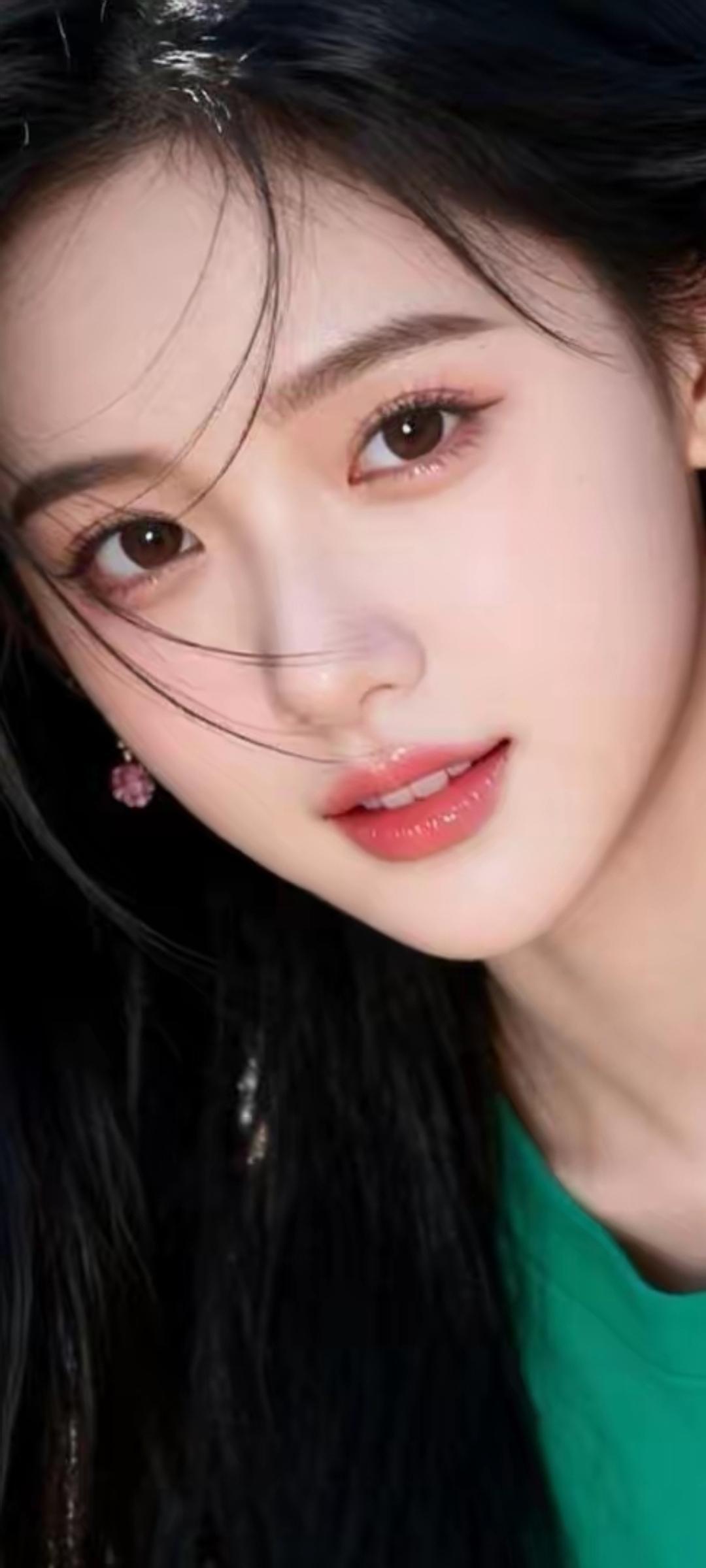 甜美少女风，温柔笑靥，清新自然