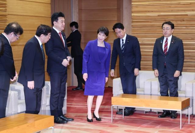 高市早苗的立场终于转变了？9月17日，日本首相高市早苗公开表示：中国是日本的重要