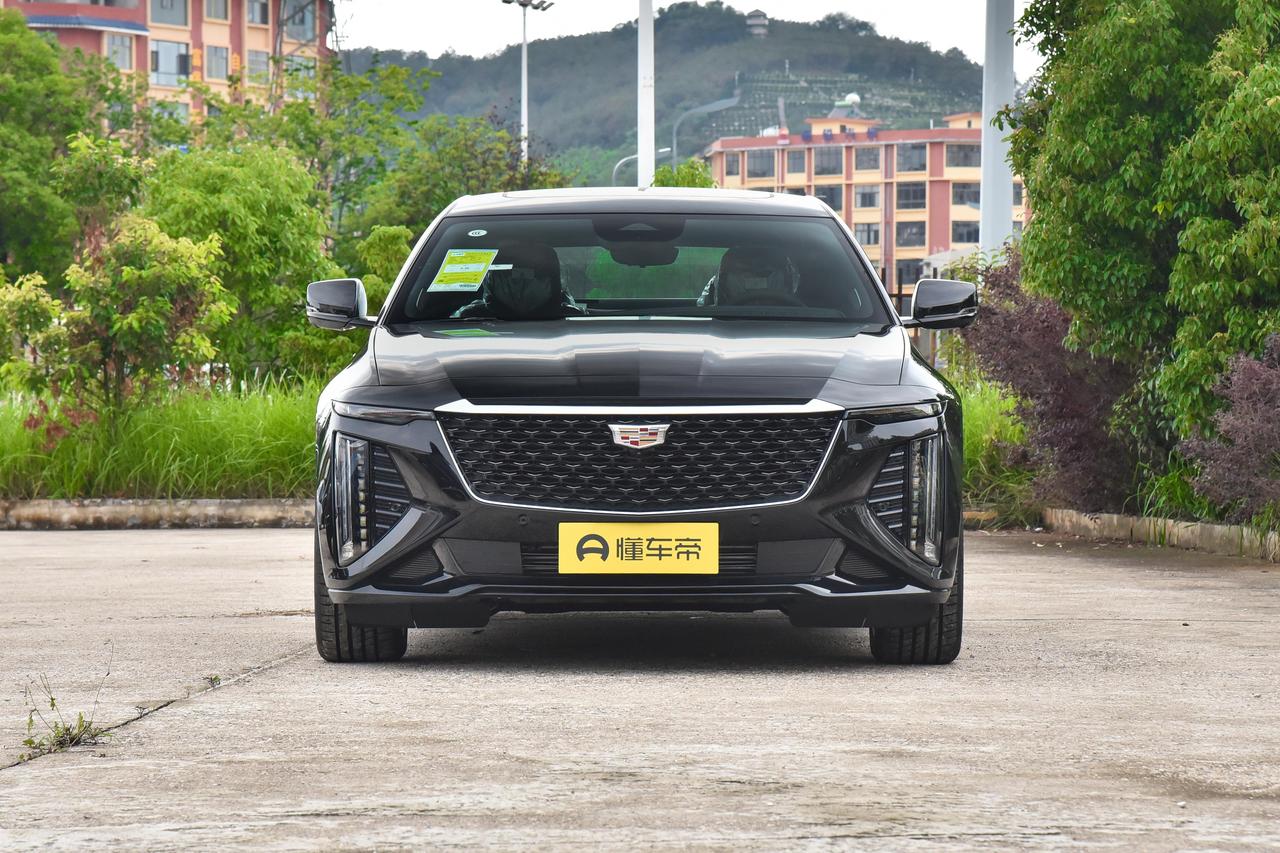 20 万预算旗舰豪华轿车⚠️凯迪拉克 CT6 二手车选购，认准这年款不踩坑✅
前
