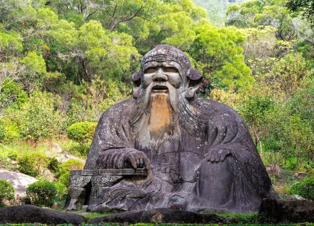 《老子天下第一赋》
 
泉州之域，清源之山，藏老子之石像，蕴道家之真源。石塑巍然