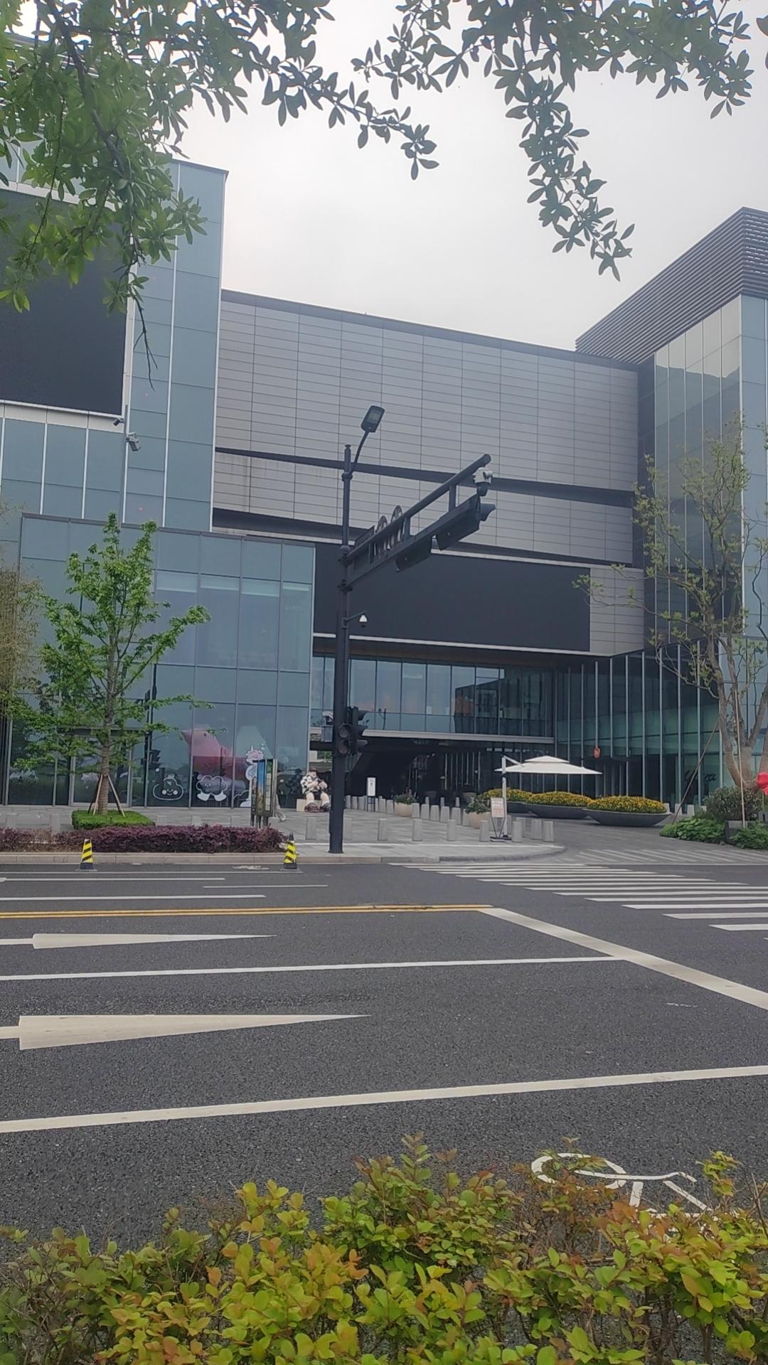 警惕境外势力让中国经济下滑而采取各种各样的方式！当下禁烟似乎己愈演愈烈，这，决不