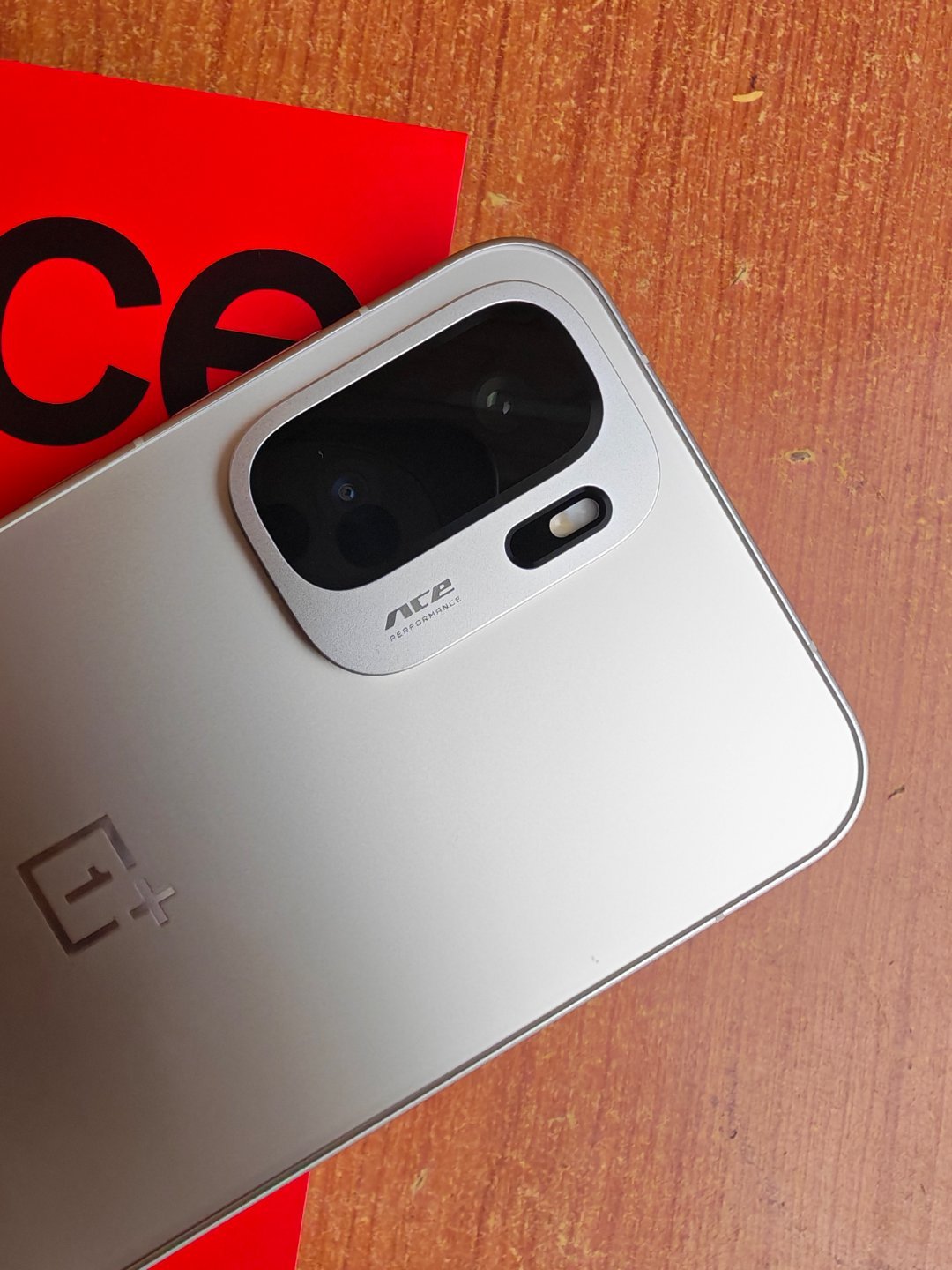 新品驾到 一加Ace6至尊版图赏，这颜值真的爱了(上条被夹，再试一下) 