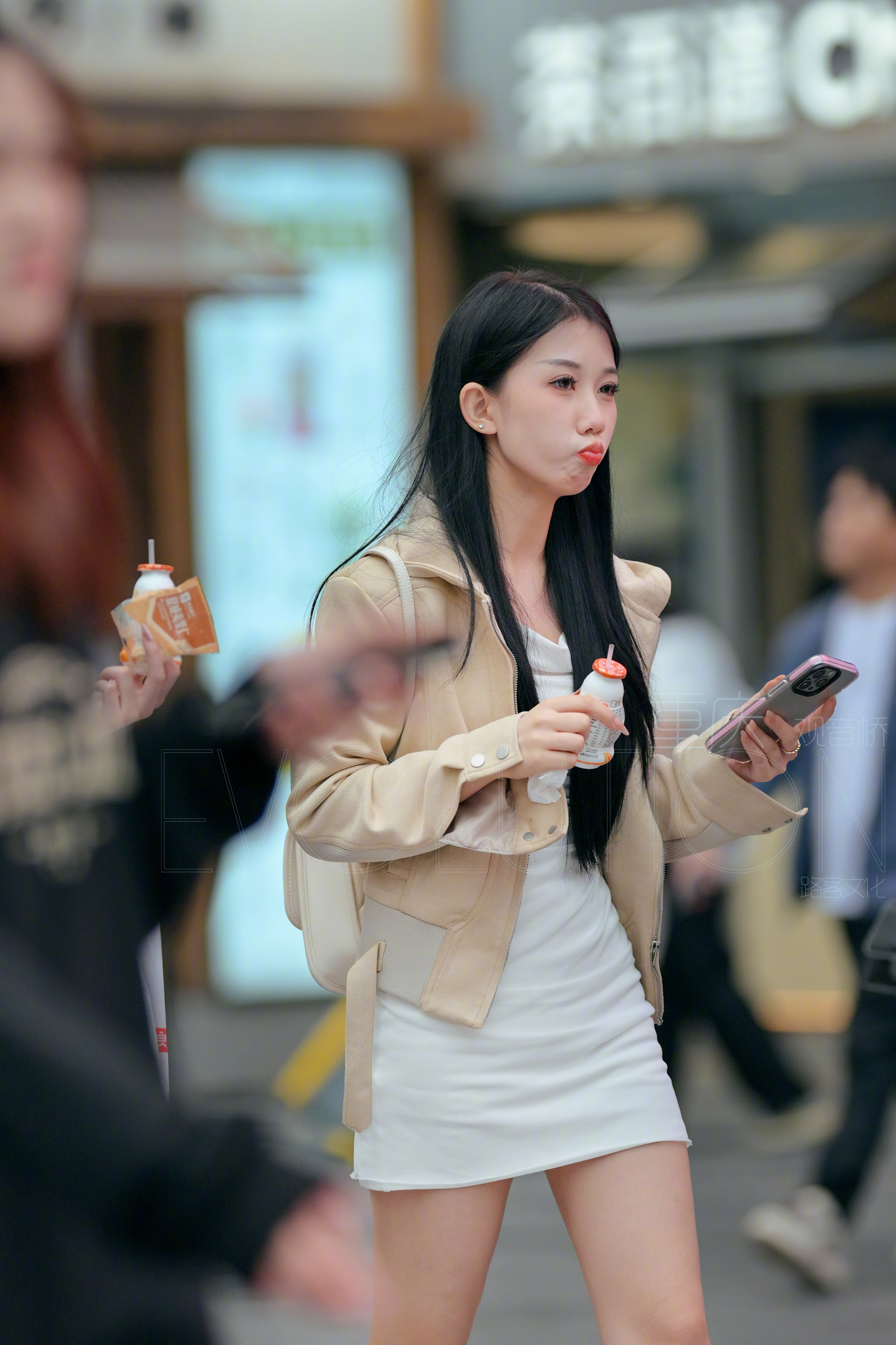 嘴巴嘟嘟有点可爱哈 ​​​