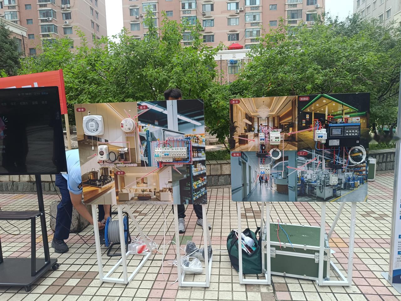 科技赋能固然便捷，可智能化逐步普及之后，基础岗位需求量随之缩减。时代不断迭代进步
