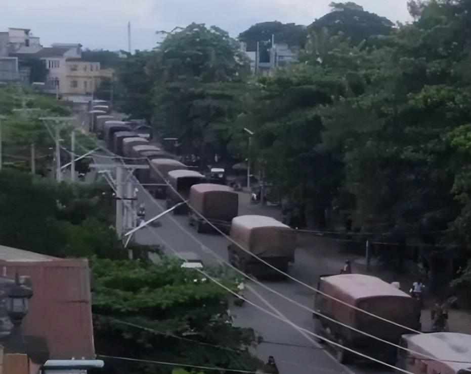 缅北全面爆发战事，战火距离中国只有100米，炮火就在头上横飞。这次爆发的缅北战事