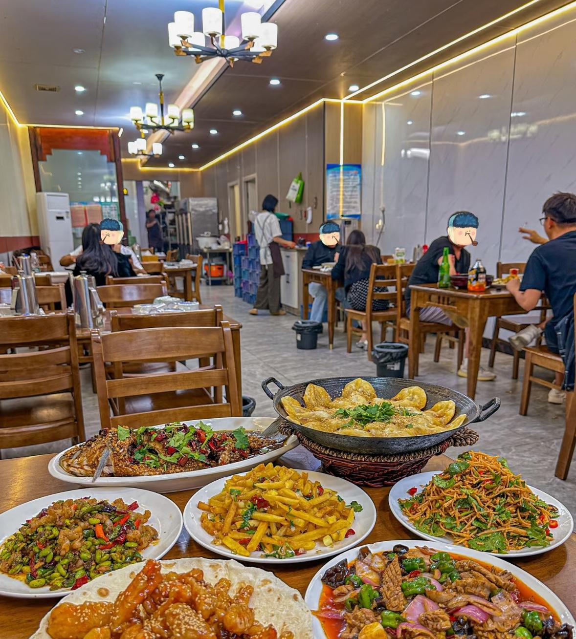 个体餐饮店老板这回真睡不着，慌了！

社保新规五险将覆盖所有用人单位，个体户和餐