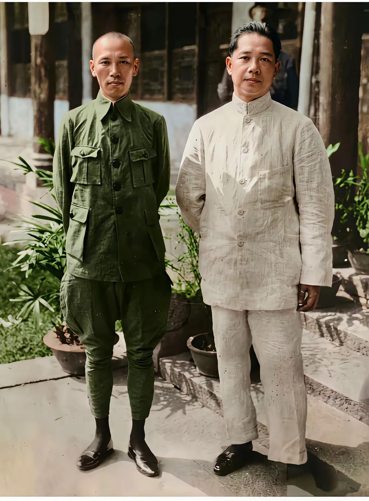 蒋和汪的合照，有人说拍摄于1927年，有人说拍摄于1925年。

懂历史的才知道