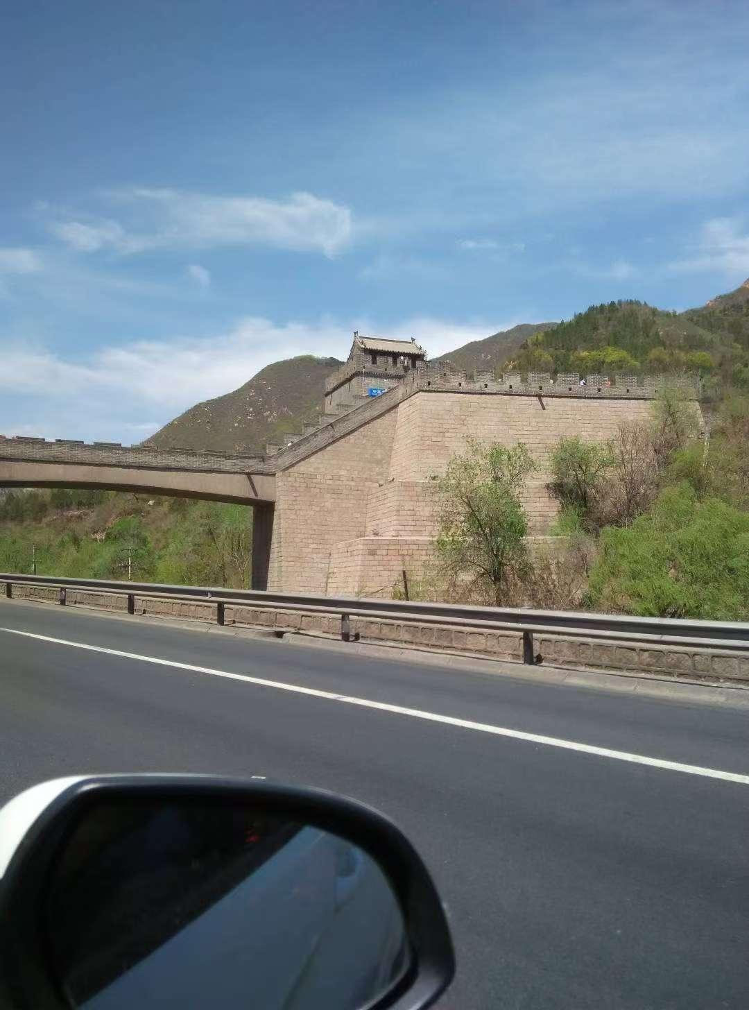 中国山水风景壁纸来延庆镇路上拍的几张图片，超长遂道，高山峻岭，万里长城的一处城垛