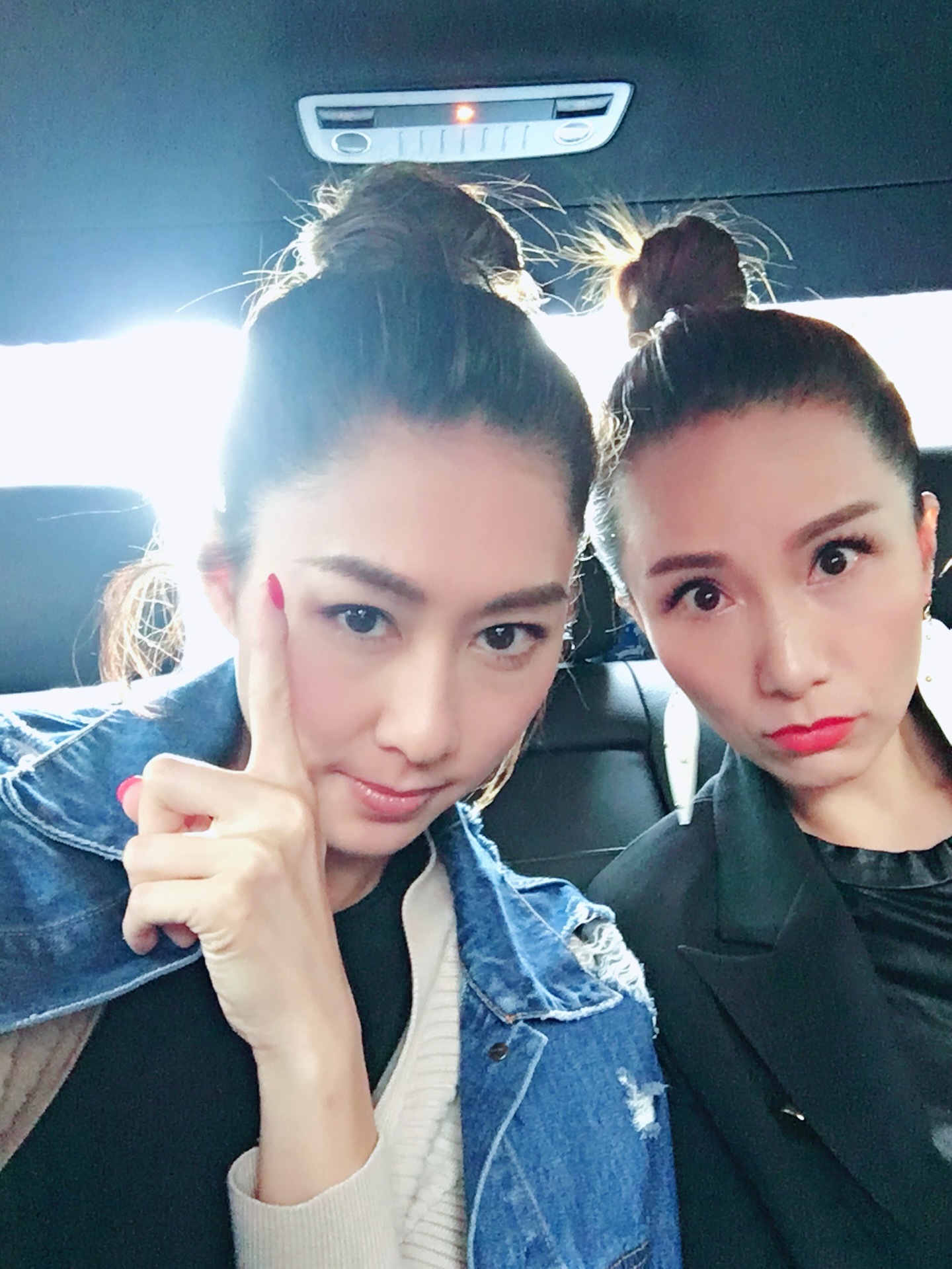 胡蓓蔚分享2016年胡说八道会姐妹淘合照 