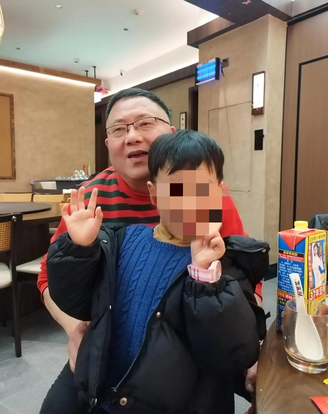 这段时间有不少的网友私信我，

老王啊，现在你不错，又开始更新、拍视频了，我们支
