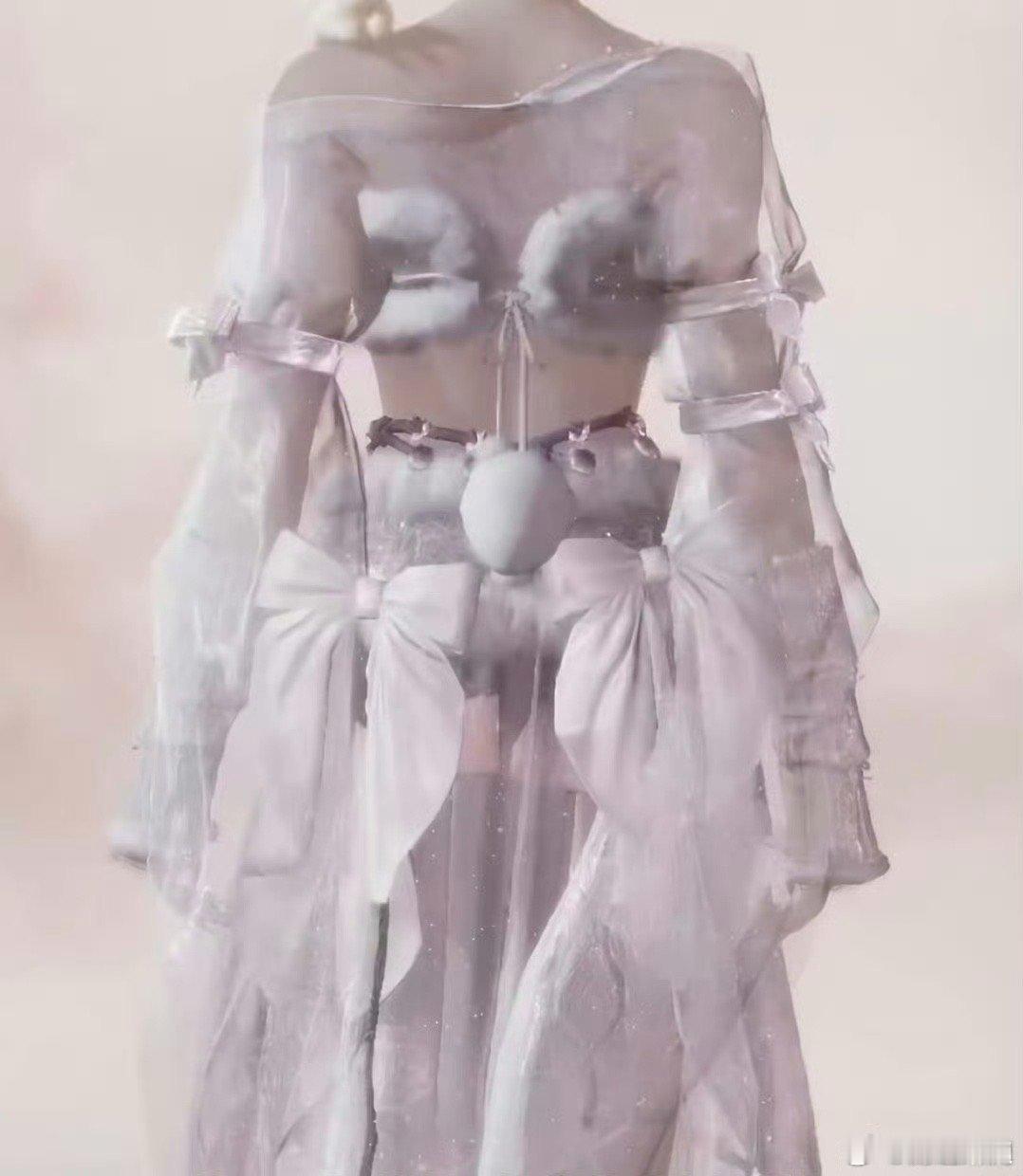 燕云官方两次整改敷衍加剧矛盾一个服装设计的问题，既然用户不满意，那就赶快改回正常