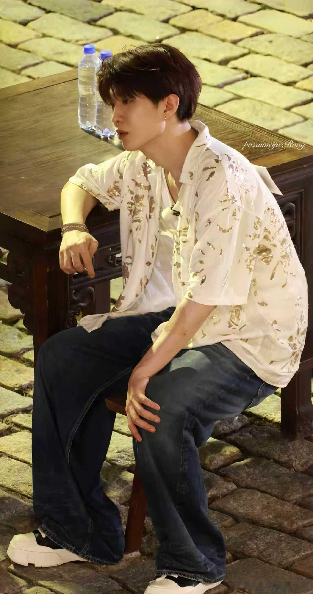 何老师认证范丞丞演技 你好星期六 范丞丞随《千金不换》剧组登好六舞台，何老师坦言