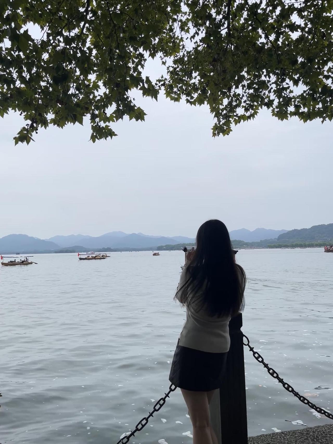 心干净
活的就舒服

人实在

过得就踏实

你心里不装那些脏东西，
不算计谁，