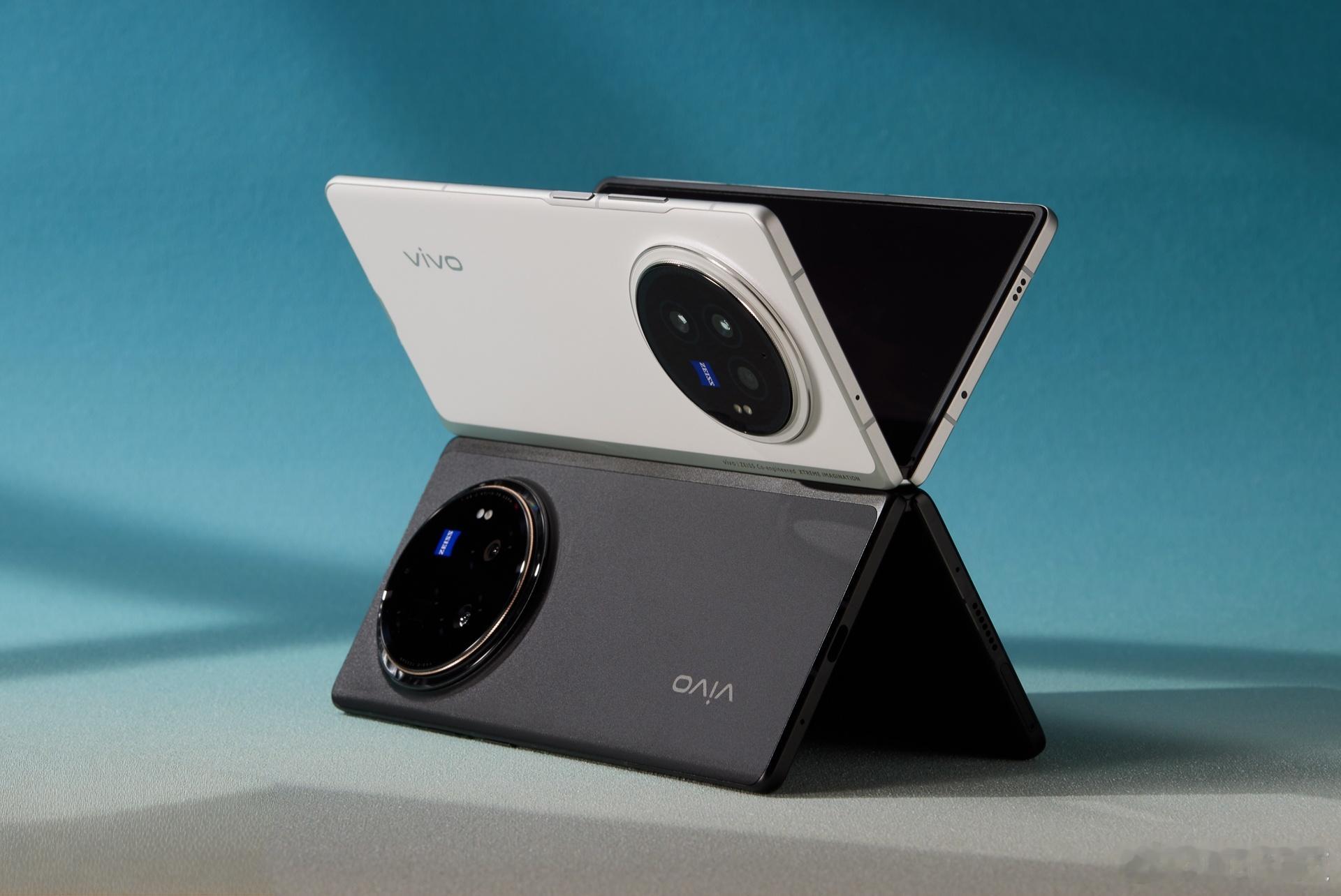 蓝厂新品节奏很快啊，vivo X Fold5就开始预热了，主打更轻更薄，心动吗？