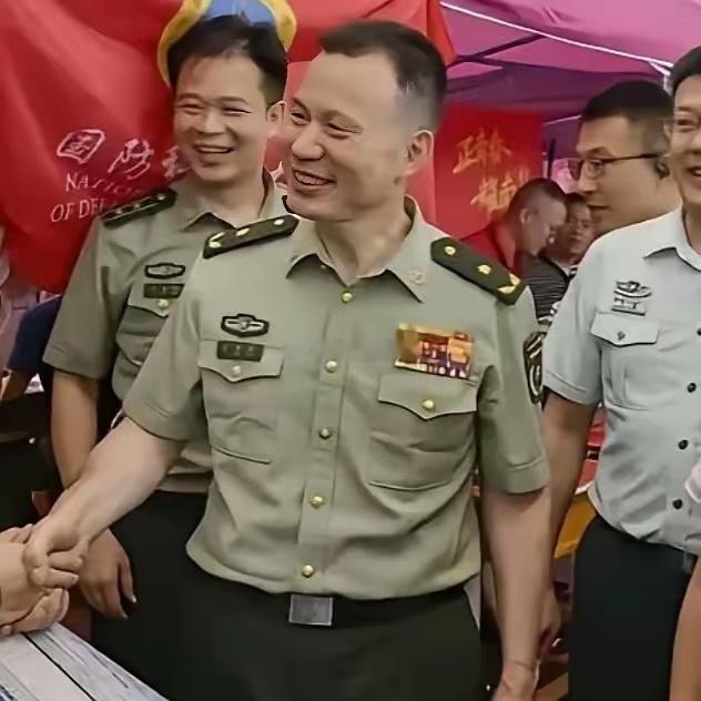 当各大高校仍在以竞赛奖牌和排名争夺优质生源时，国防科大新任校长雷勇军选择了一条截