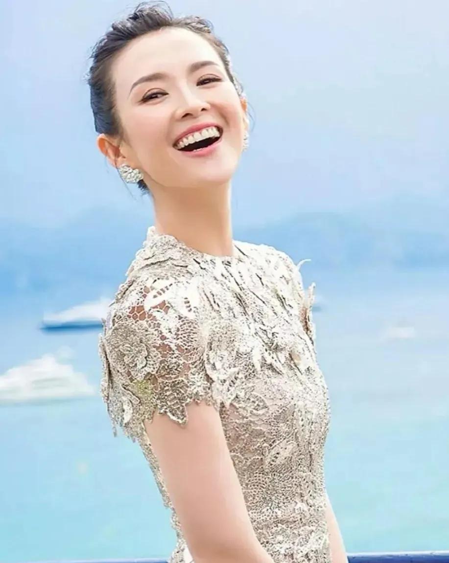 汪峰官宣恋情后，记者问他：章子怡的新电影《酱园弄》讲的是“S夫”，是剧情映照进现