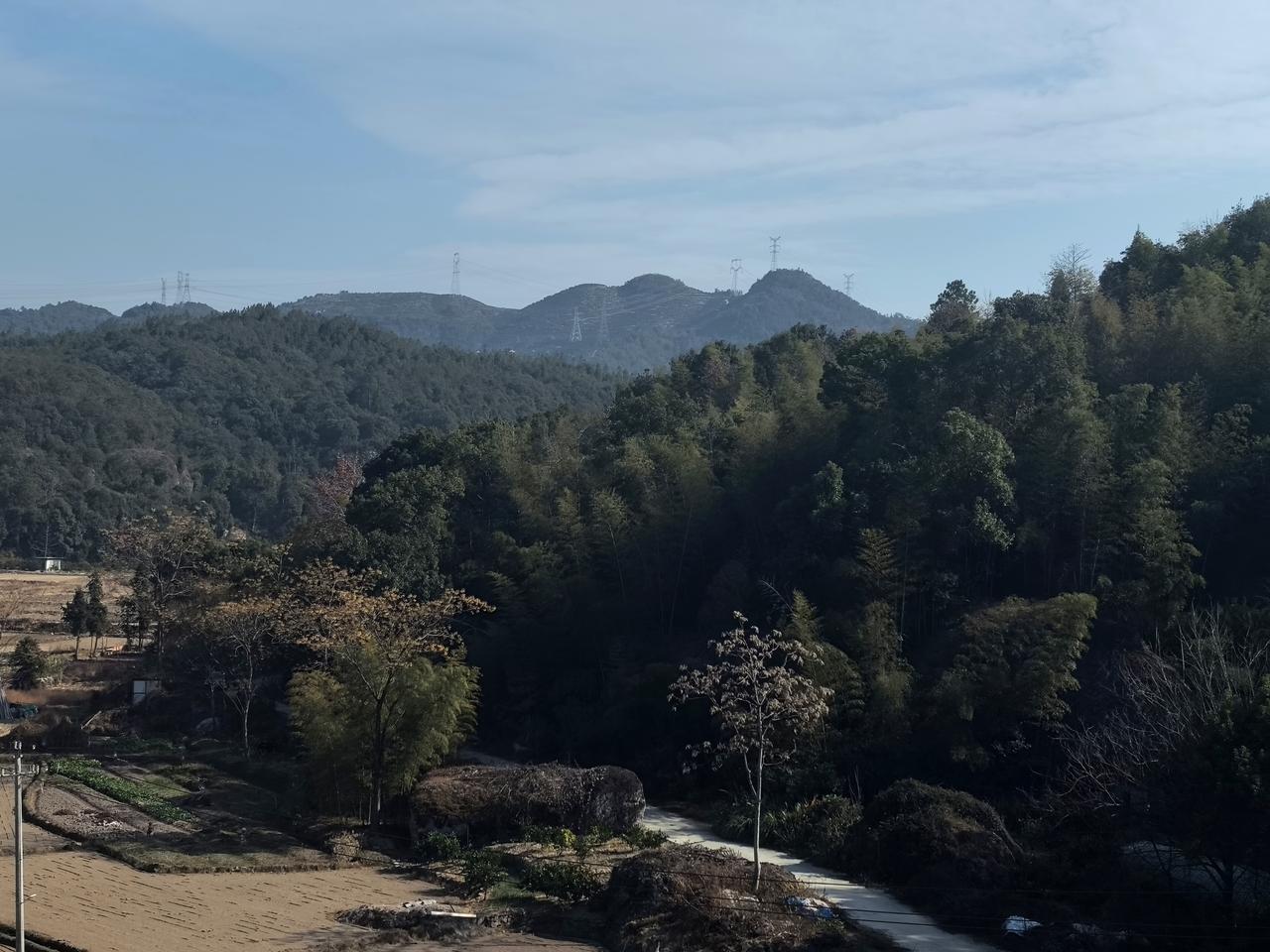 【热评】考试无辜 排名有罪
教育部：普通高中要严控考试次数

教育部近日出台严控