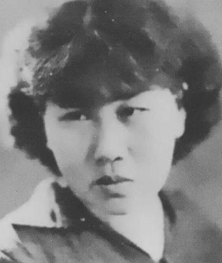 1908年，13岁的张玉良被亲舅舅骗到芜湖，卖进了妓院。

妓院老鸨上下打量了一