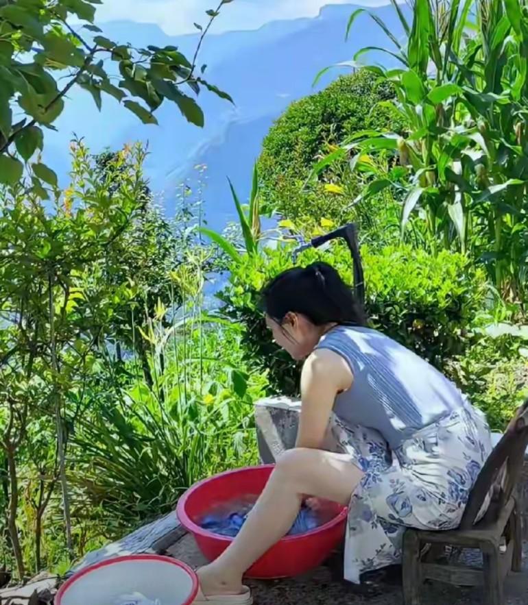 现实生活中
有一个贤内助的男人
日子肯定过得不错藏在日常的美好