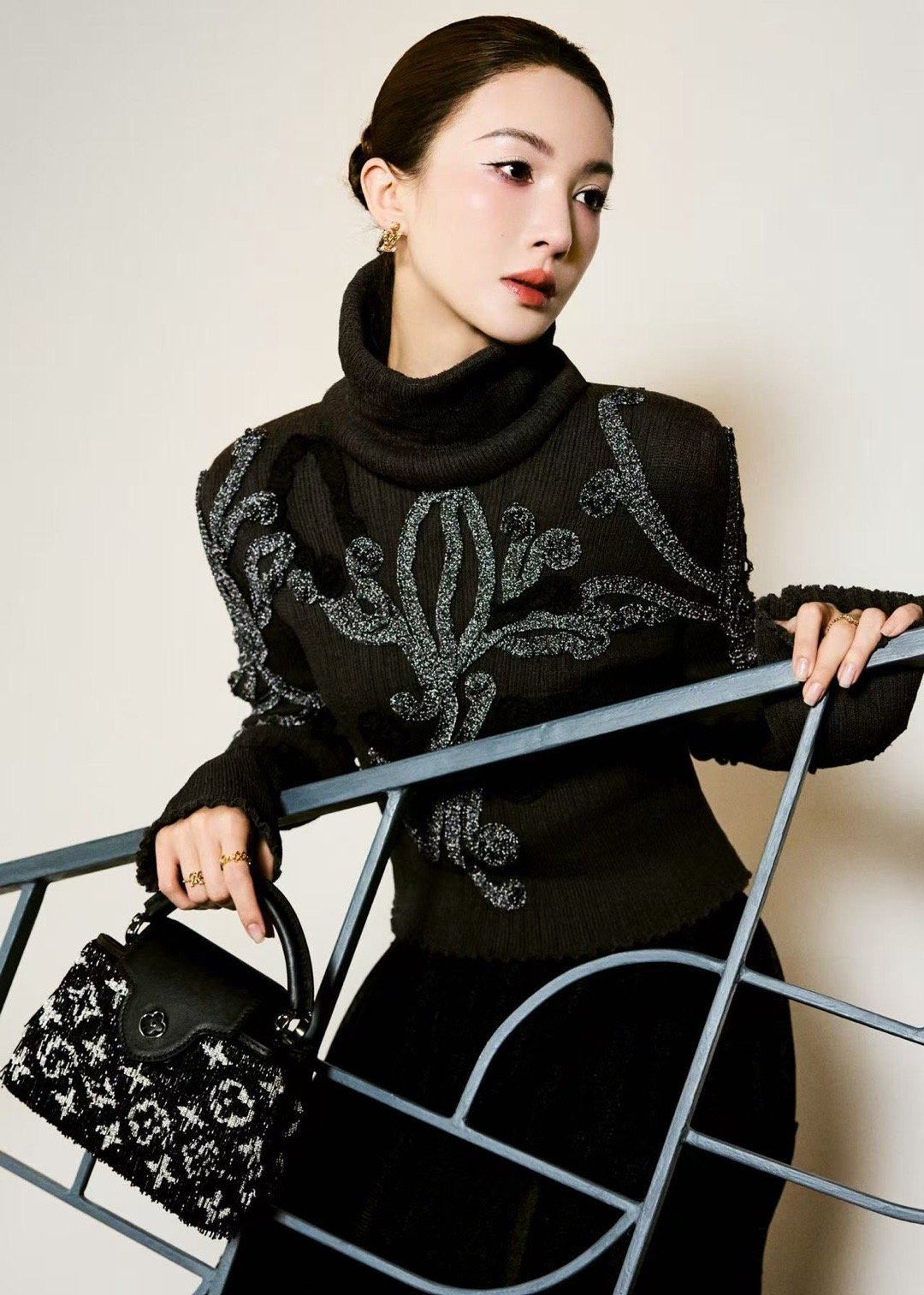 金晨自己化的妆 自己动手，美貌加倍！金晨的妆容总是充满巧思与创新，完美契合自身气