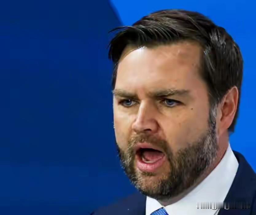 制裁失效！中美芯片大战迎来反转，中国打出最强反击
 
美国以为靠芯片封锁就能卡住