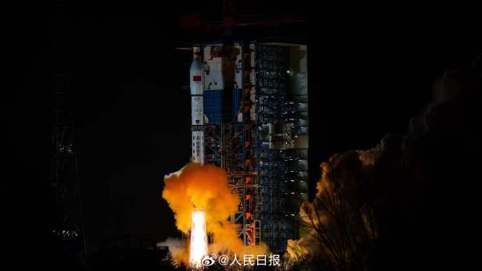 【我国成功发射试验三十号卫星03、04星】今天，我国在西昌卫星发射中心使用长征二