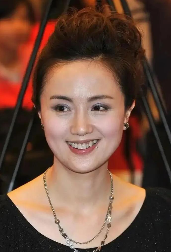 朱媛媛去世 这是辛柏青的老婆吧，长得很漂亮的，咋回事，年级轻轻的！ ​​​
