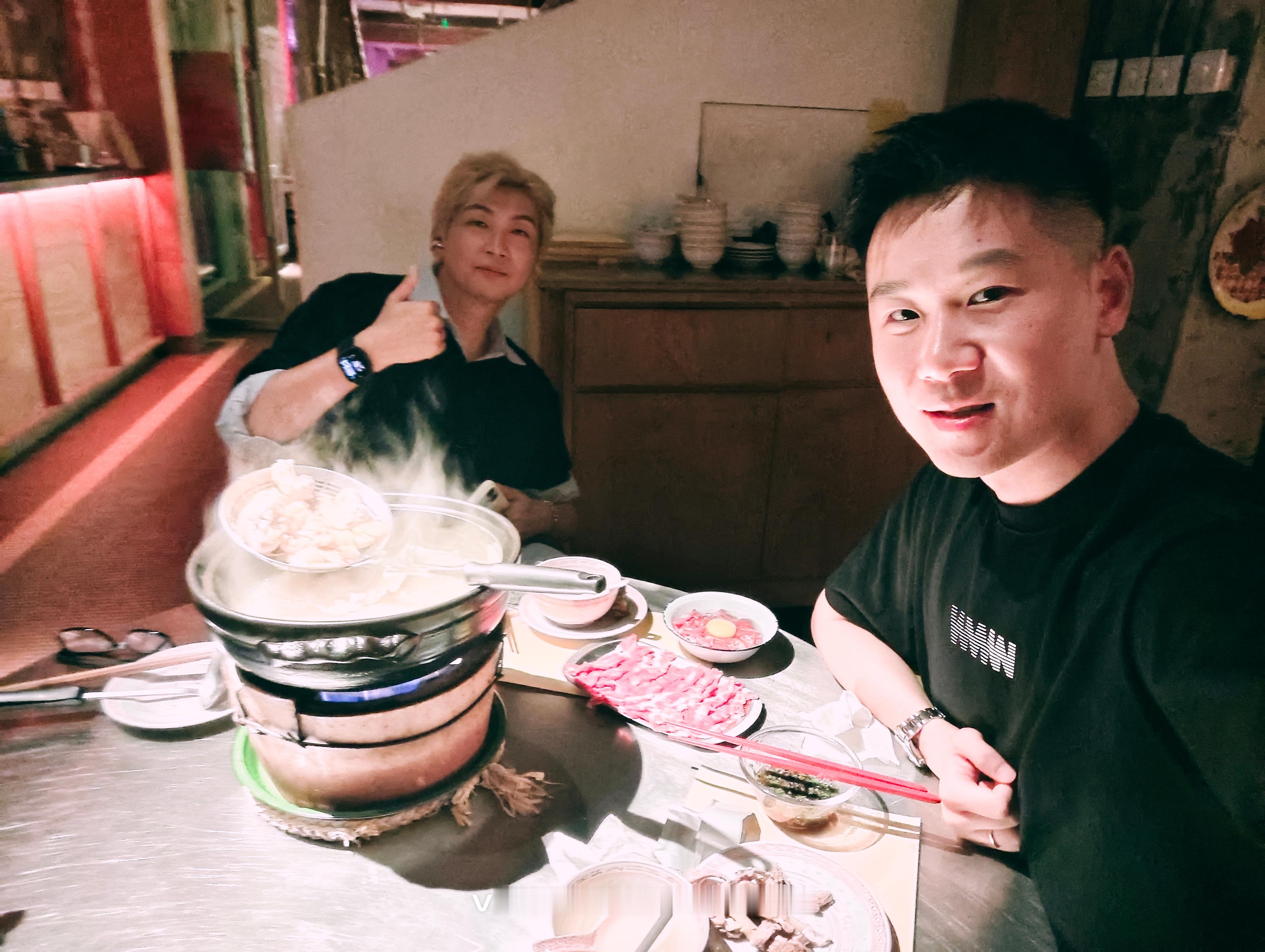 和小黄毛干完活，楼下约个打边炉778蔚来新能源汽车 ​​​