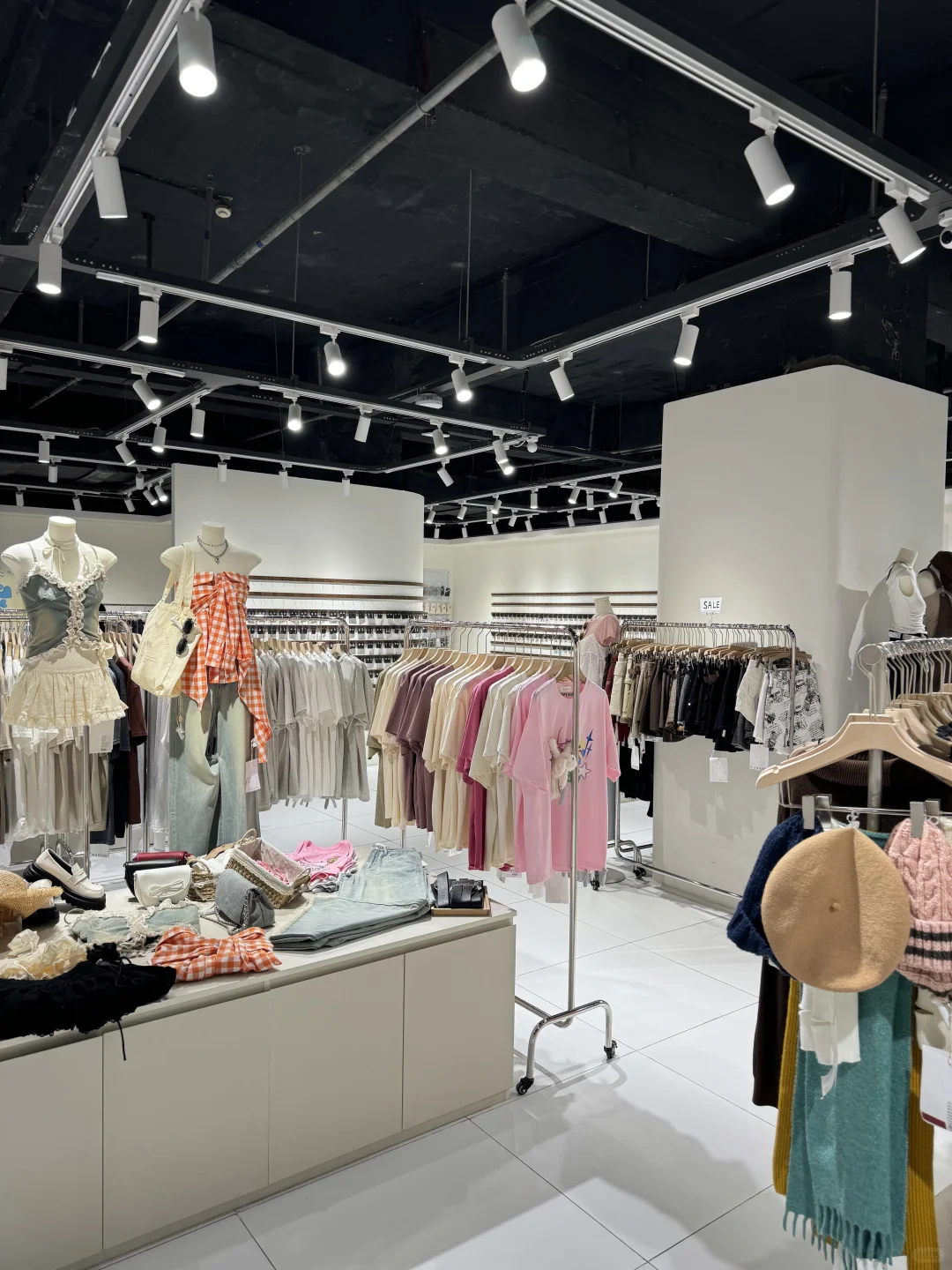 沈阳！中街！真的便宜！三百选了两大兜！！！