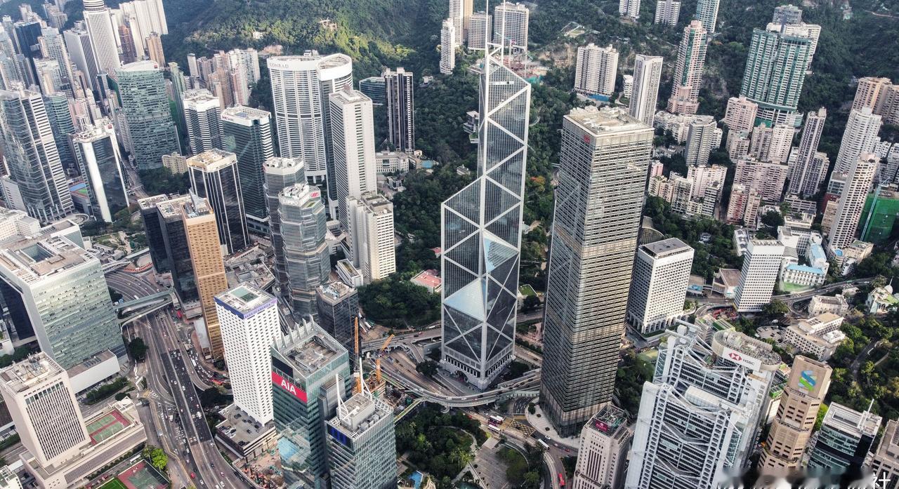 【香港外匯基金今年首季投資收入345億港元】香港金融管理局4日公布，今年首季外匯